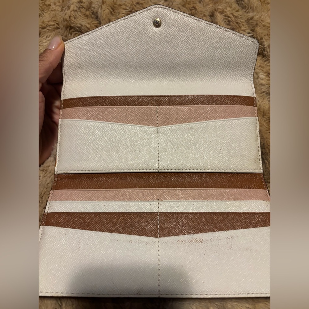 Michael Kors Wallet - Picture 10 of 10